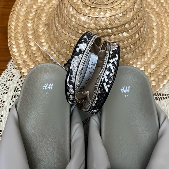 H&M Slides and Wallet Bundles - Picture 10 of 11